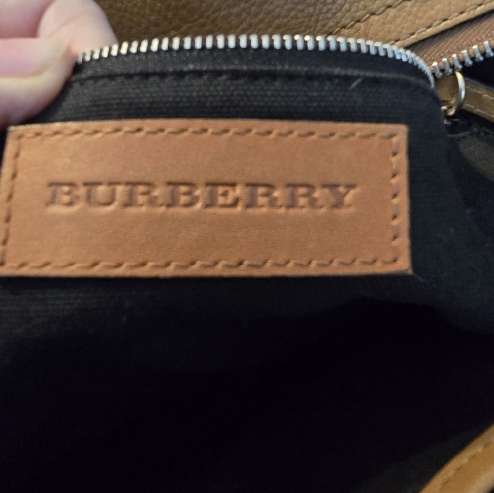 Burberry Harcourt Medium Mega Check Tote In EUC - Picture 15 of 16